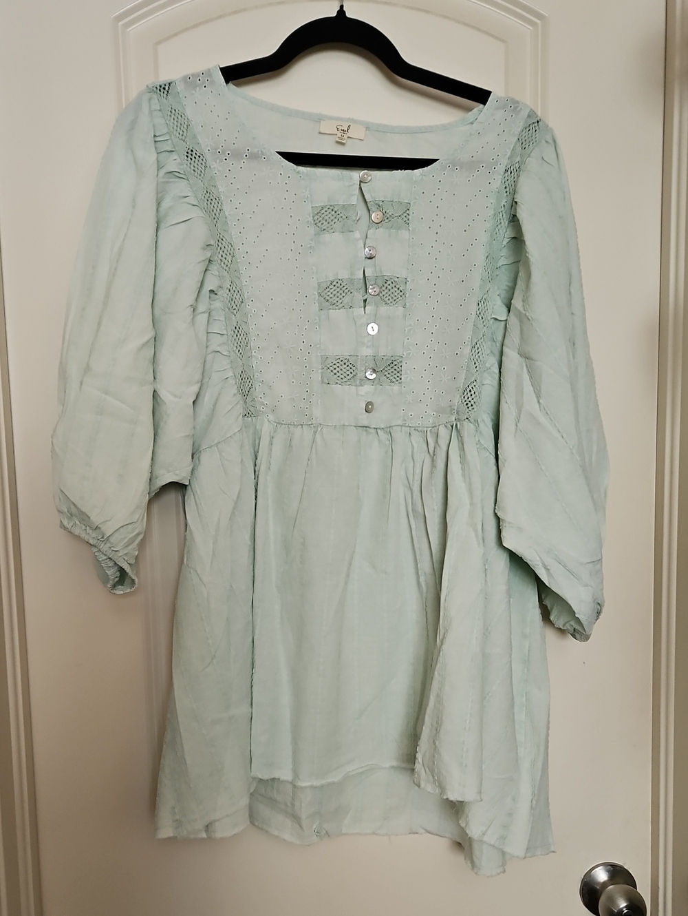 157: EASEL NWT TOP MINT (H18)